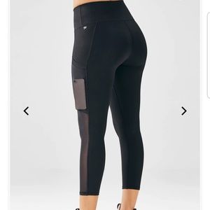 Fabletics Mila Pocket Mesh Capri